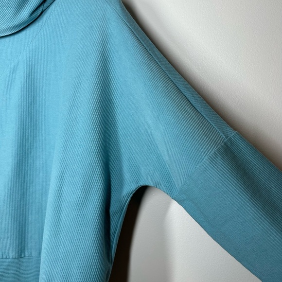 Tuckernuck Blue Ribbed Rollins Funnel Neck Sweater Medium - Picture 3 of 8
